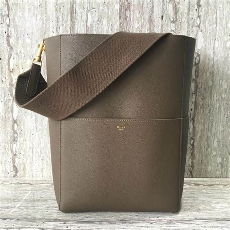 celine sangle bucket.